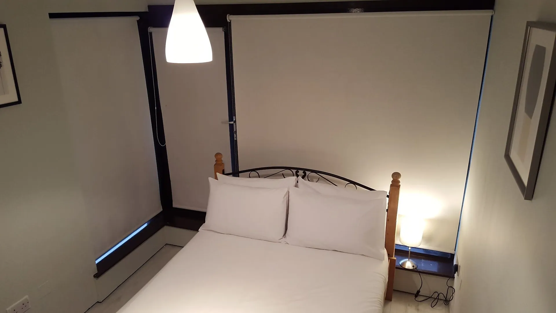 Metrostays - Temple Bar 5 Dublin 0*,  Irlanda